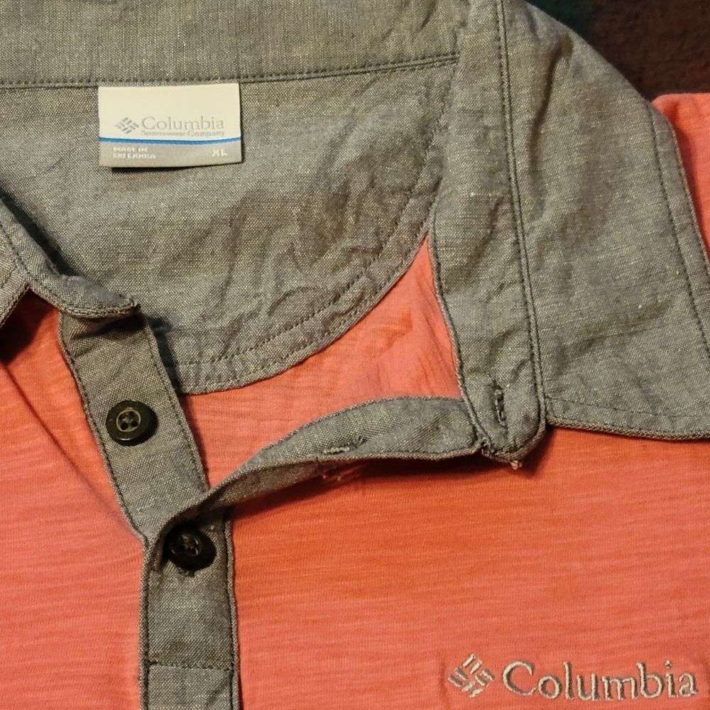 MENS SIZE XL. COLOMBIA POLO TOP. - Picture 3 of 3
